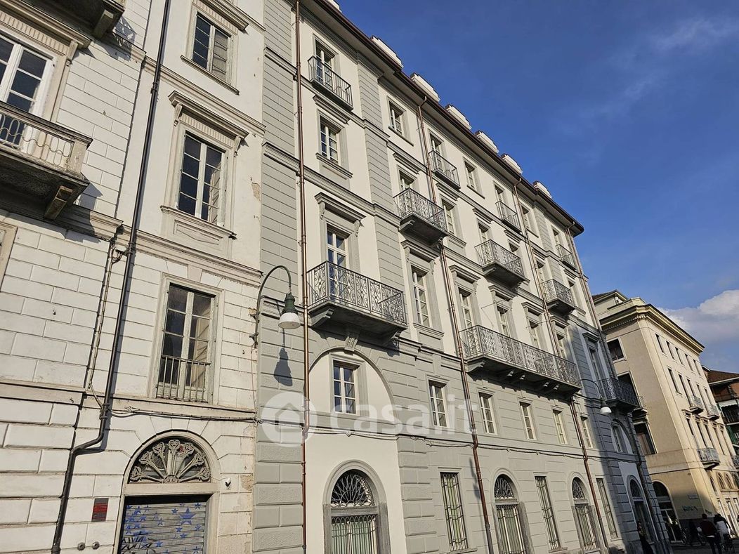 Appartamento in Vendita in Via Giulia di Barolo 5 a Torino