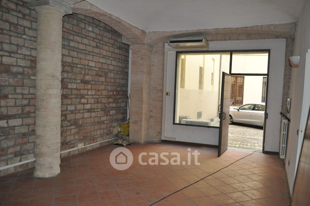 Appartamento in Vendita in Vicolo San Tiburzio a Parma