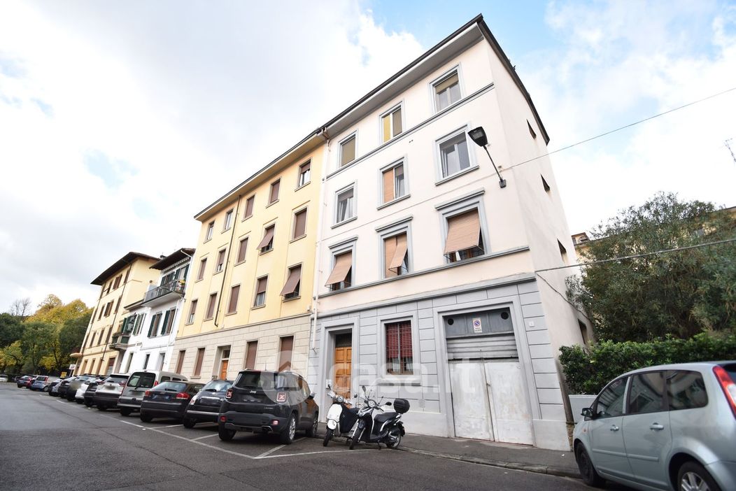 Appartamento in Vendita in Via Ser Lapo Mazzei 18 a Firenze