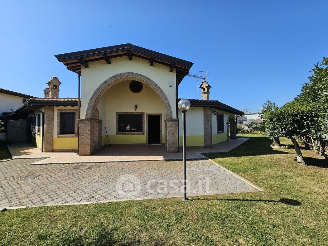 Casa Bi/Trifamiliare in Vendita in Via dello Sport 64 a Fiano Romano