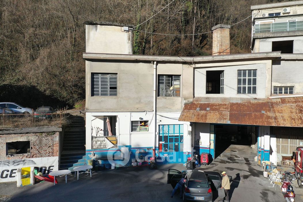 Negozio/Locale commerciale in Affitto in Via Bortolotti 37 a Lovere