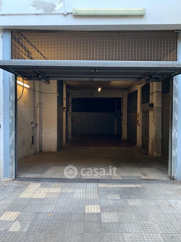 Garage/Posto auto in Vendita in Via Latina 301 a Roma