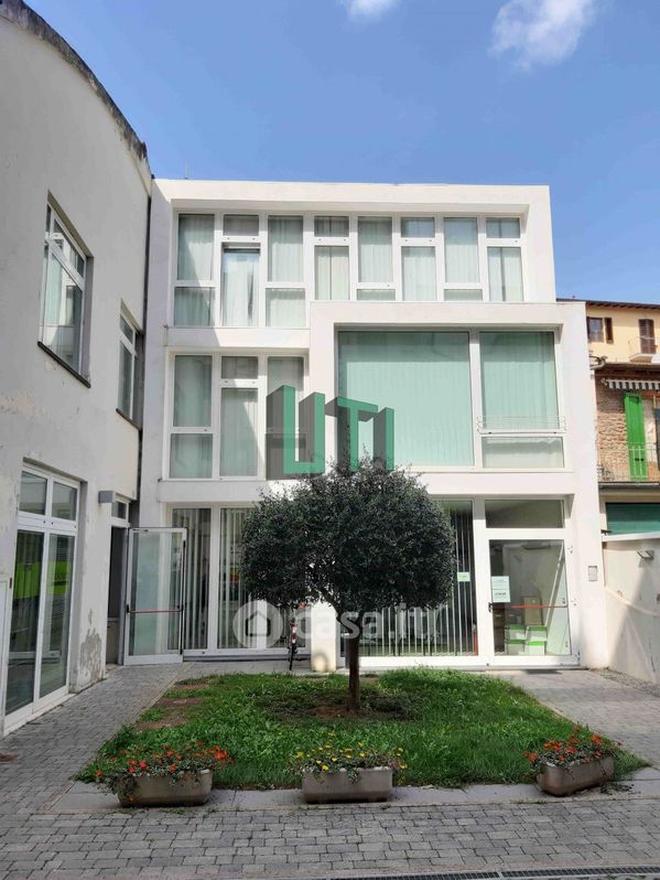 Appartamento in Vendita in Via Francesco Bocchi a Firenze