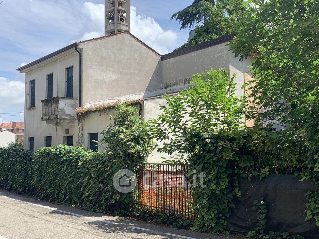 Villa in Vendita in Via tirana a Padova
