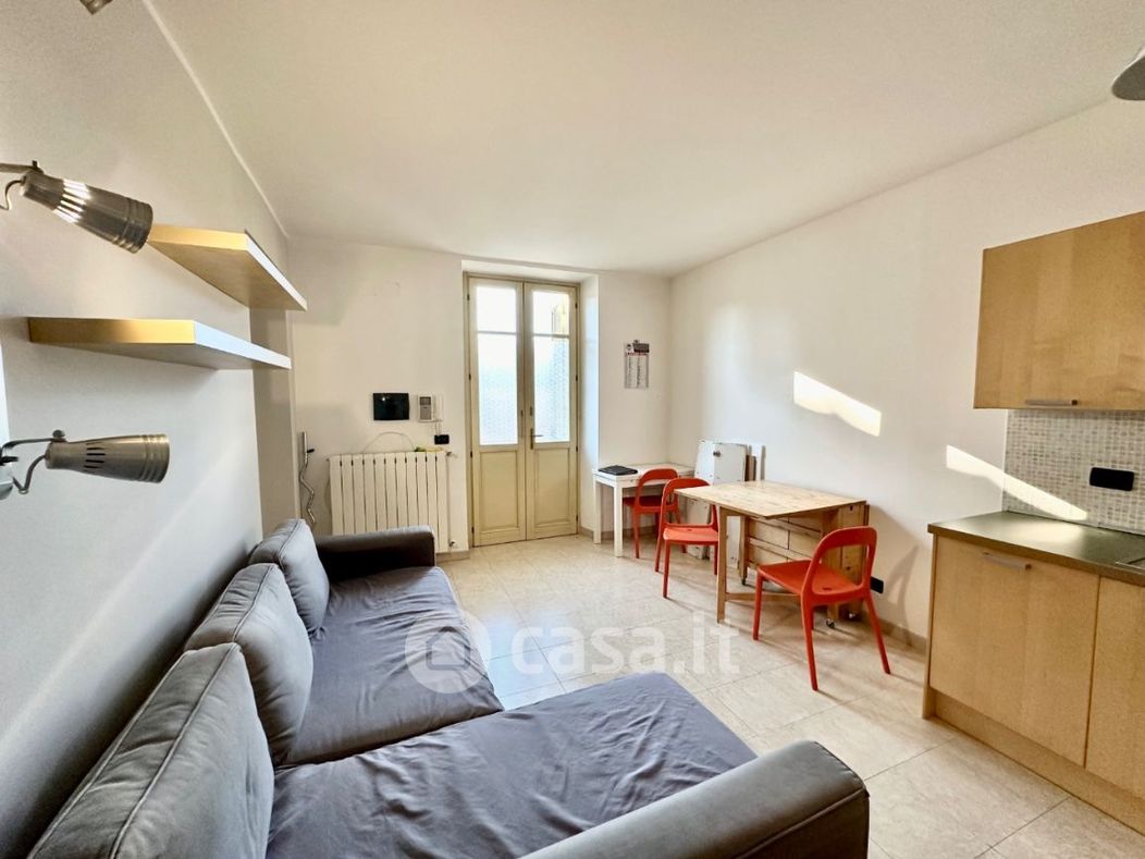 Appartamento in Vendita in Via Monginevro 3 a Torino