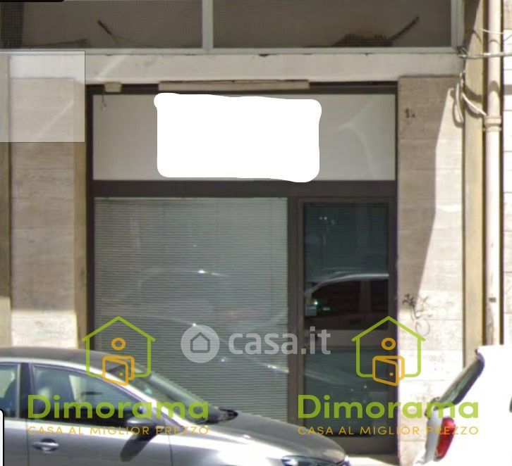 Negozio/Locale commerciale in Vendita in Via Ettore Carafa 1 a Bari