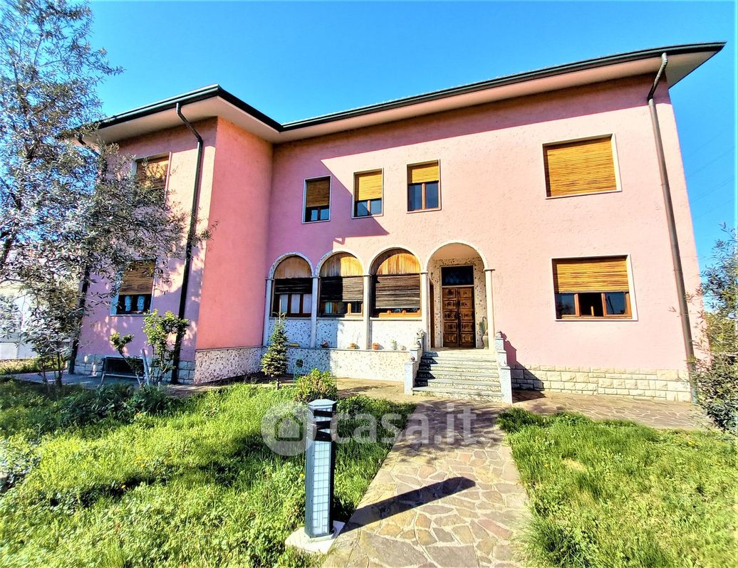 Villa in Vendita in Via CAGNOLA a Treviglio