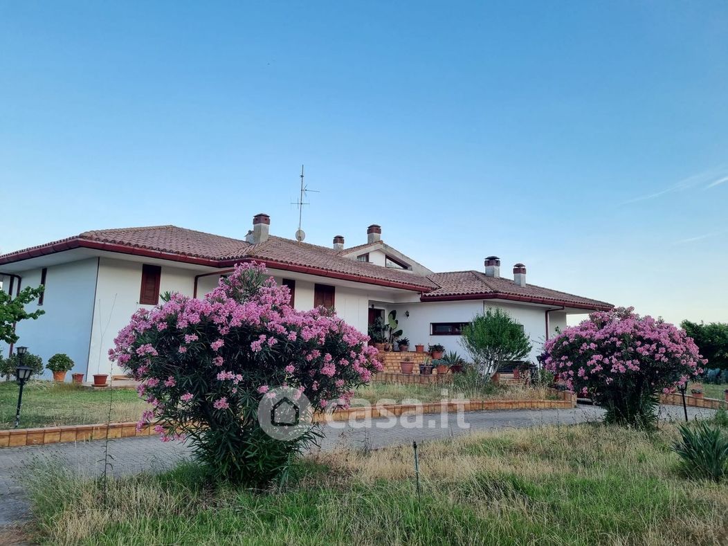 Villa in Vendita in Via Provinciale San Magno 56 BIS a Monte San Biagio
