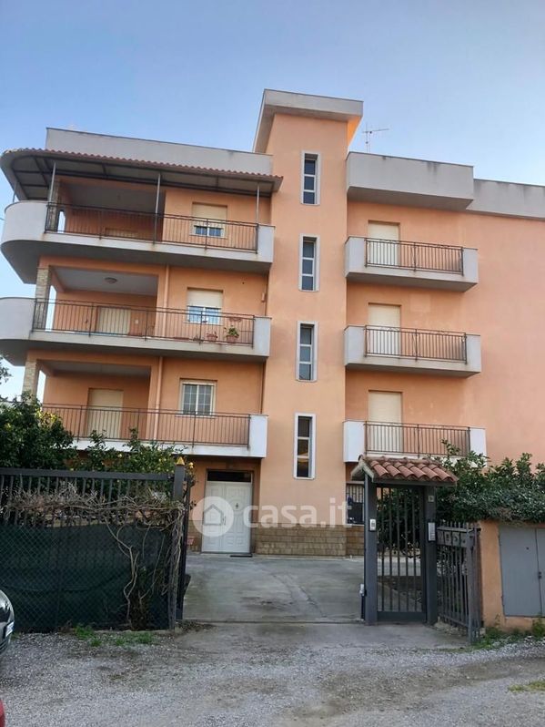 Appartamento in Vendita in Via Piano del Fico a Palermo
