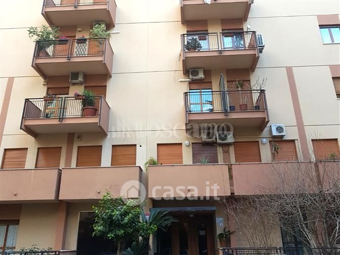 Appartamento in Vendita in Largo Val di Mazara a Palermo
