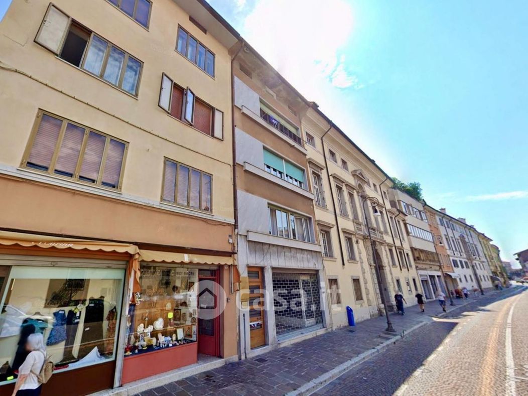Negozio/Locale commerciale in Vendita in Via Aquileia a Udine
