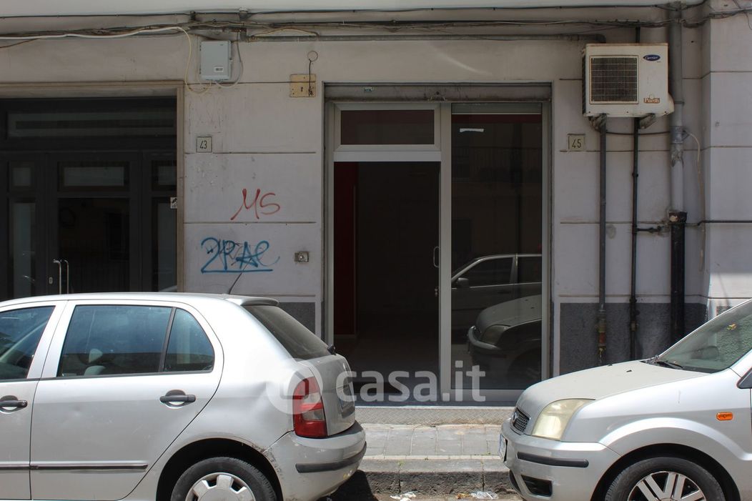 Negozio/Locale commerciale in Vendita in Via Giuseppe Avallone 45 a Salerno