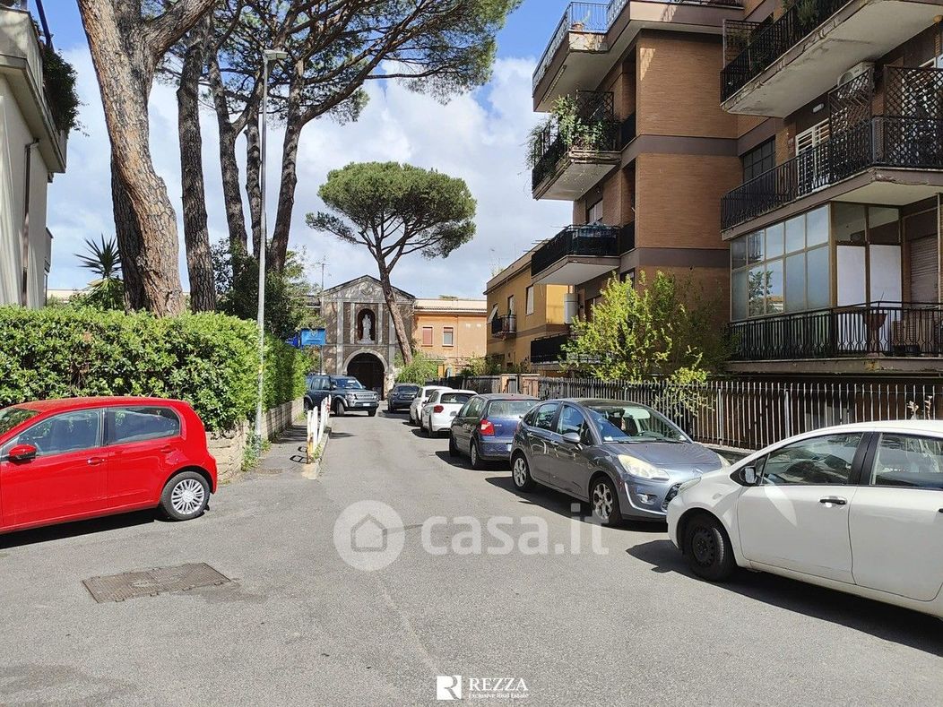 Appartamento in Vendita in Via delle Benedettine a Roma