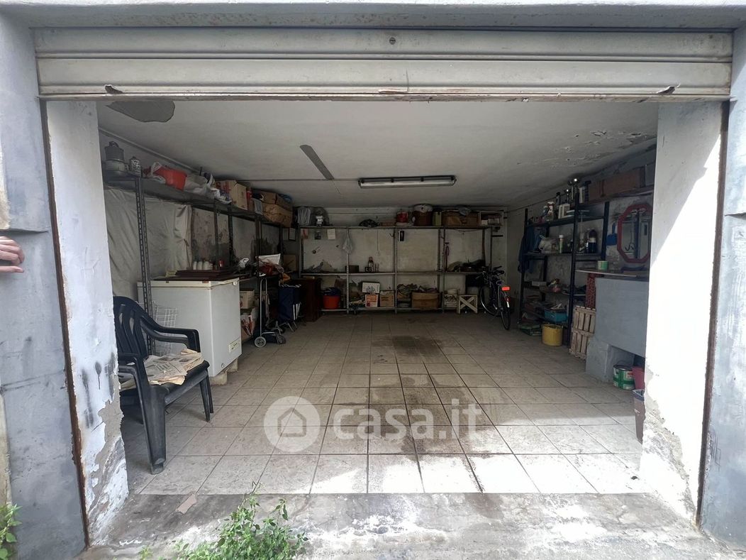 Garage/Posto auto in Vendita in a Livorno