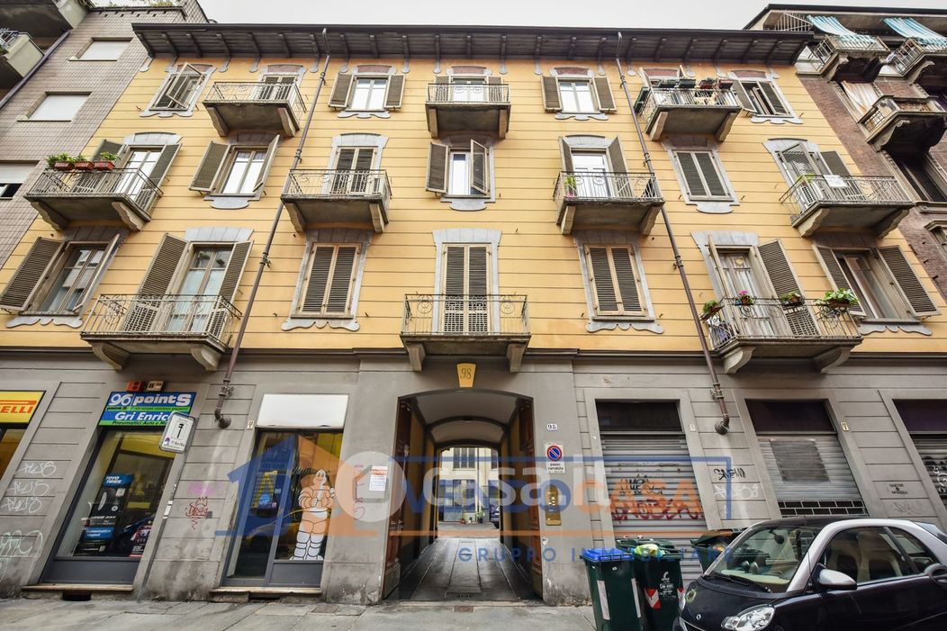Appartamento in Vendita in Via Saluzzo 98 a Torino