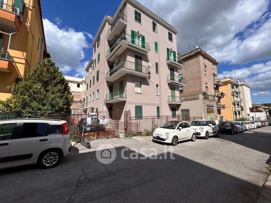 Appartamento in Vendita in Via dei Licheni 11 a Roma