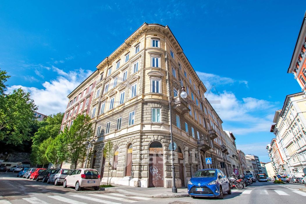 Appartamento in Vendita in Via Giulia 39 a Trieste