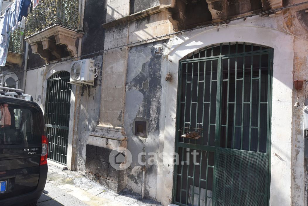 Appartamento in Vendita in Via Santa Maria dell'Aiuto 57 , 59, 61 a Catania