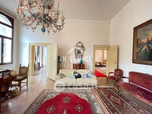 Appartamento in Vendita in Campo Sant'Anzolo a Venezia