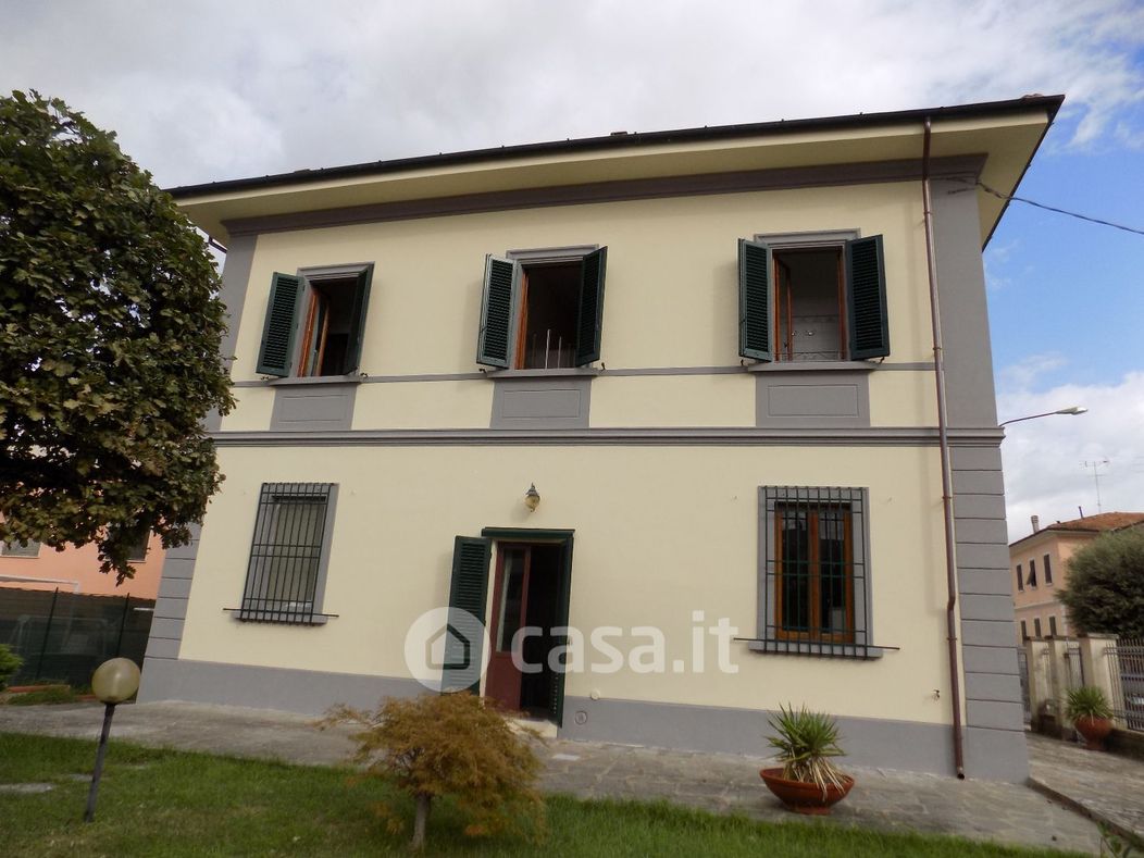 Casa Bi/Trifamiliare in Vendita in Via Giordano Bruno a San Miniato