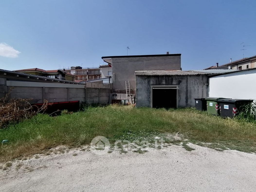 Garage/Posto auto in Vendita in Via Vittorio Veneto 23 a Casaleone