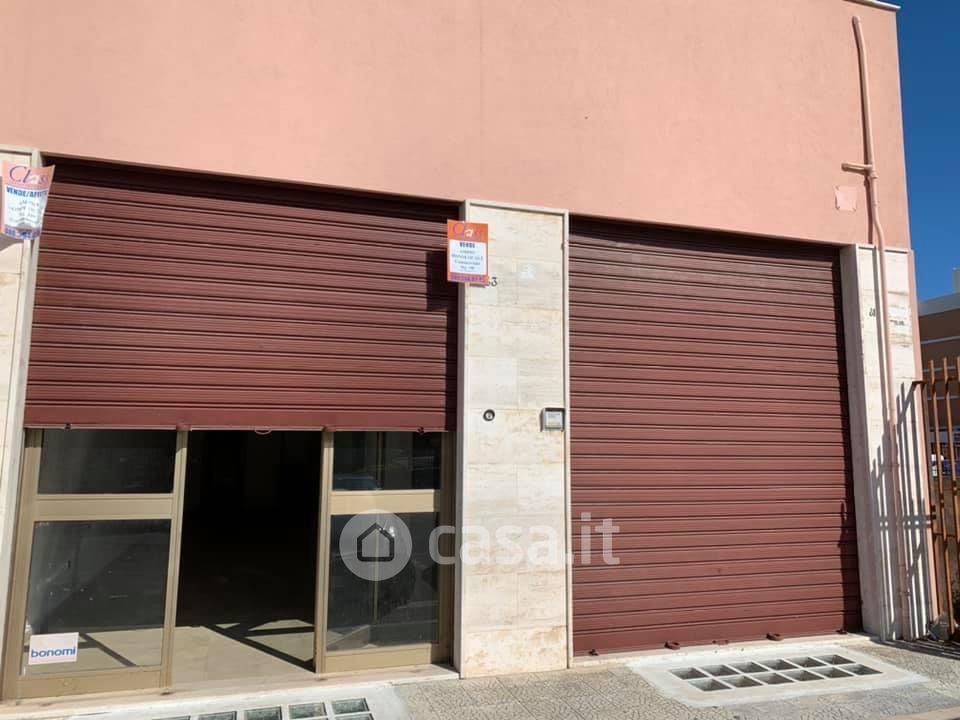 Negozio/Locale commerciale in Vendita in Via A.MOLINO 61 a Giovinazzo