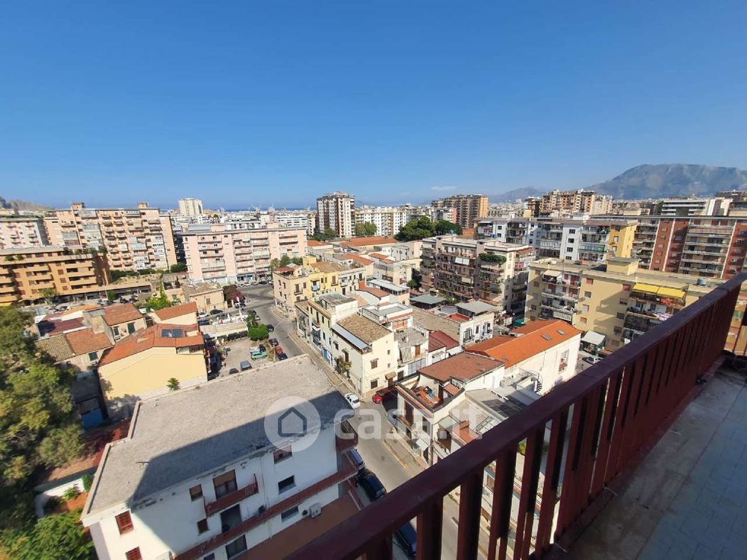 Appartamento in Vendita in Via Giovanni Paisiello a Palermo