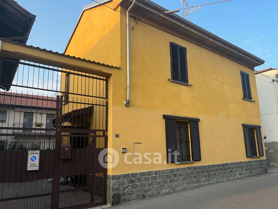 Casa indipendente in Vendita in Via C. Lavatelli 46 a Cassolnovo