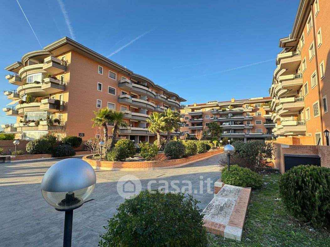 Appartamento in Vendita in Via Carlo Urbani 15 a Roma