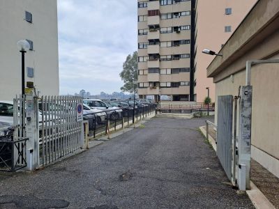 Garage/Posto auto in Vendita in Via Giovanni Guareschi a Roma