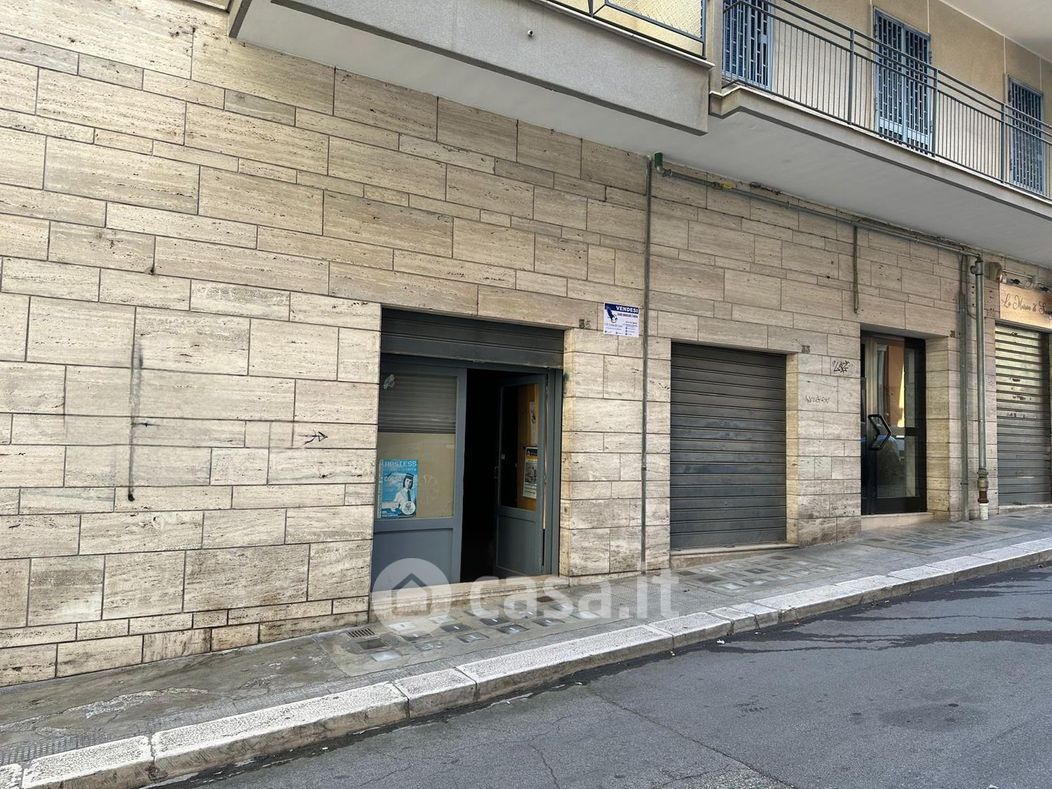 Negozio/Locale commerciale in Vendita in Via Leopoldo Franchetti 33 a Bari