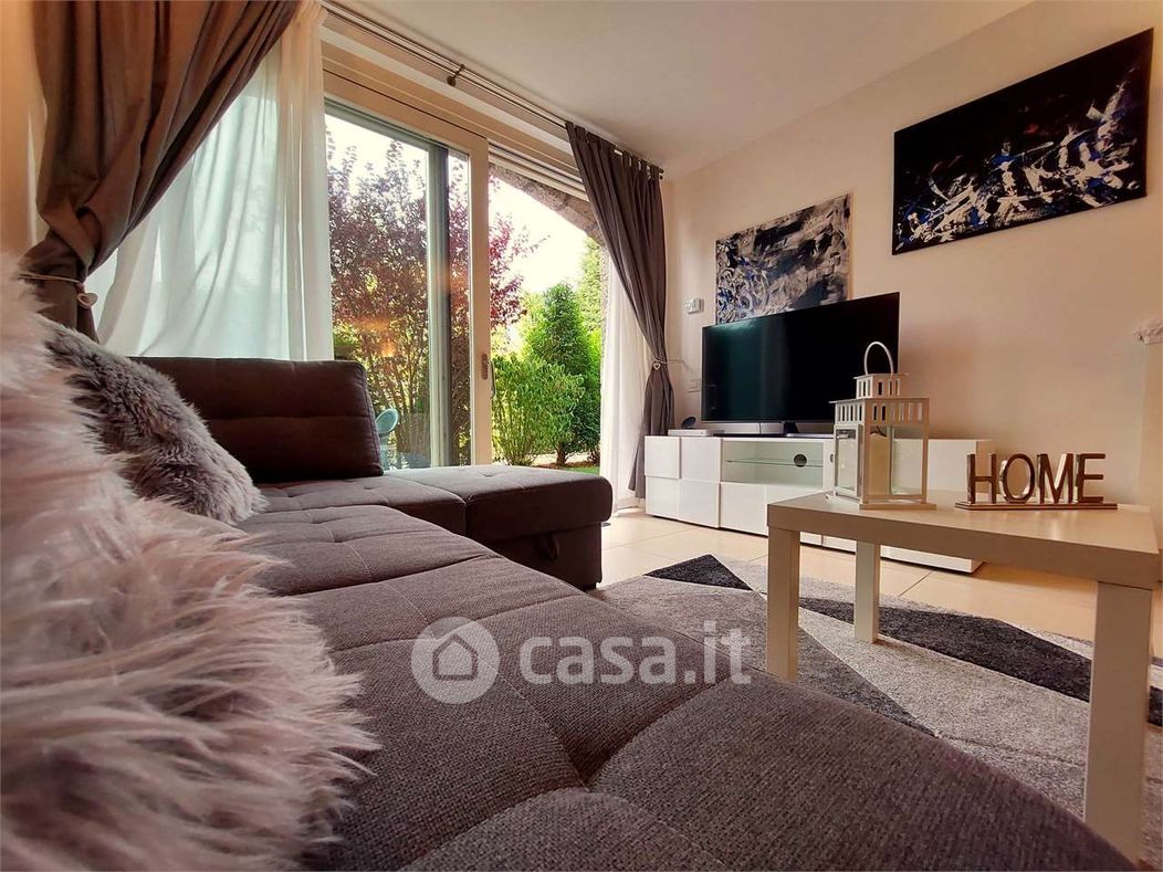 Appartamento in Vendita in Via San F. Cabrini a Castione della Presolana