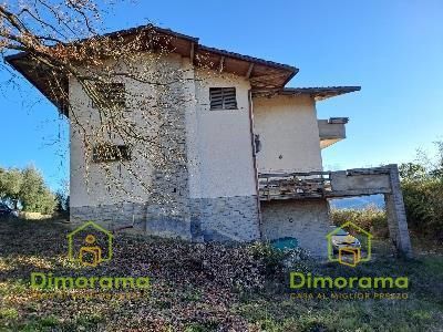 Villa in Vendita in Frazione Pierantonio, Strada Sant'Orfeto - Torrent 13 a Perugia