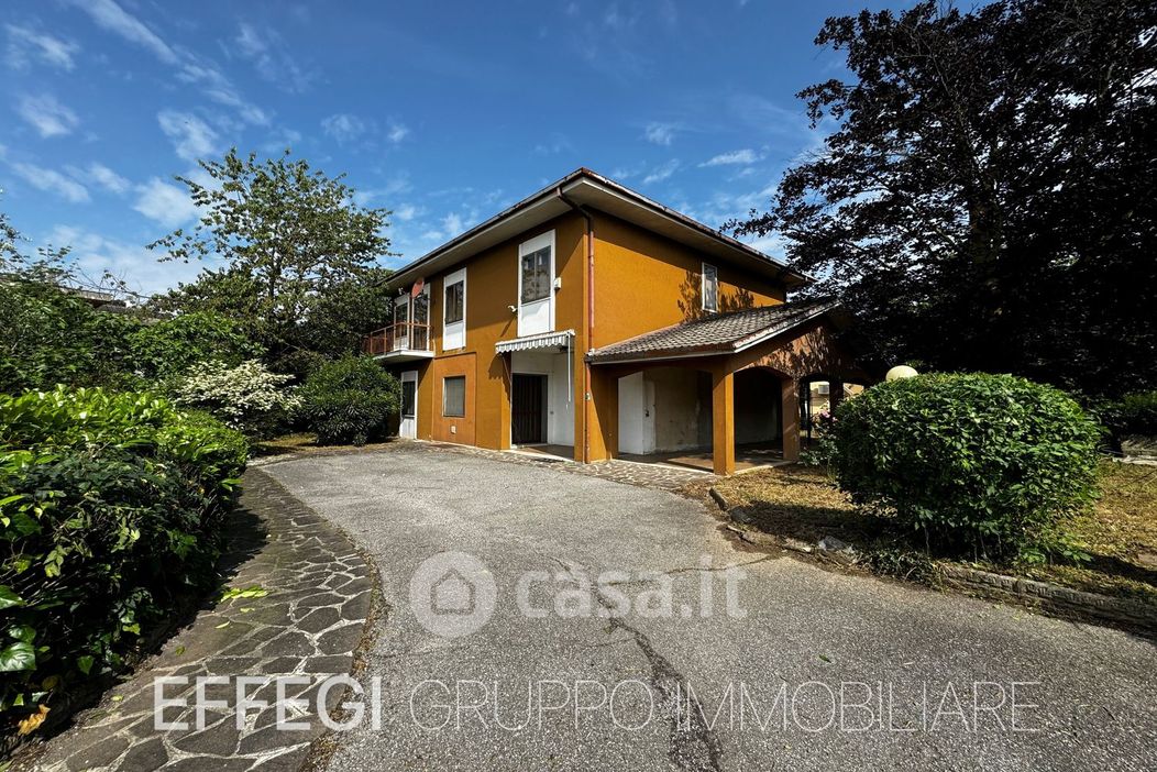 Villa in Vendita in Via delle Betulle 16 a Cassina de' Pecchi