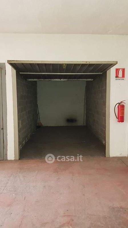 Garage/Posto auto in Vendita in a Lainate