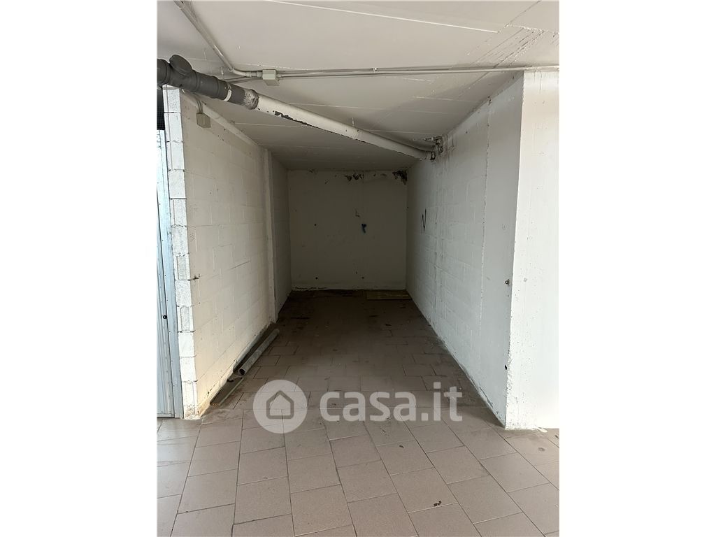 Garage/Posto auto in Affitto in Viale Cento Fiori a Montelupo Fiorentino