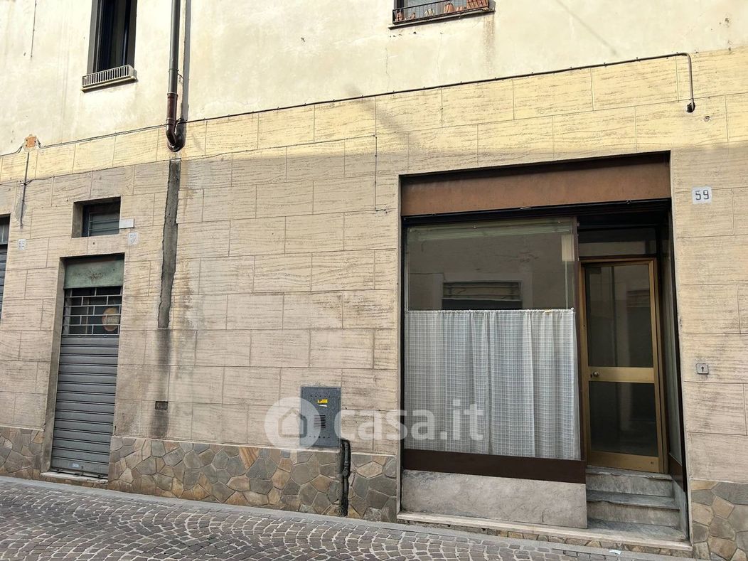 Negozio/Locale commerciale in Vendita in Via Roma 59 a Pregnana Milanese
