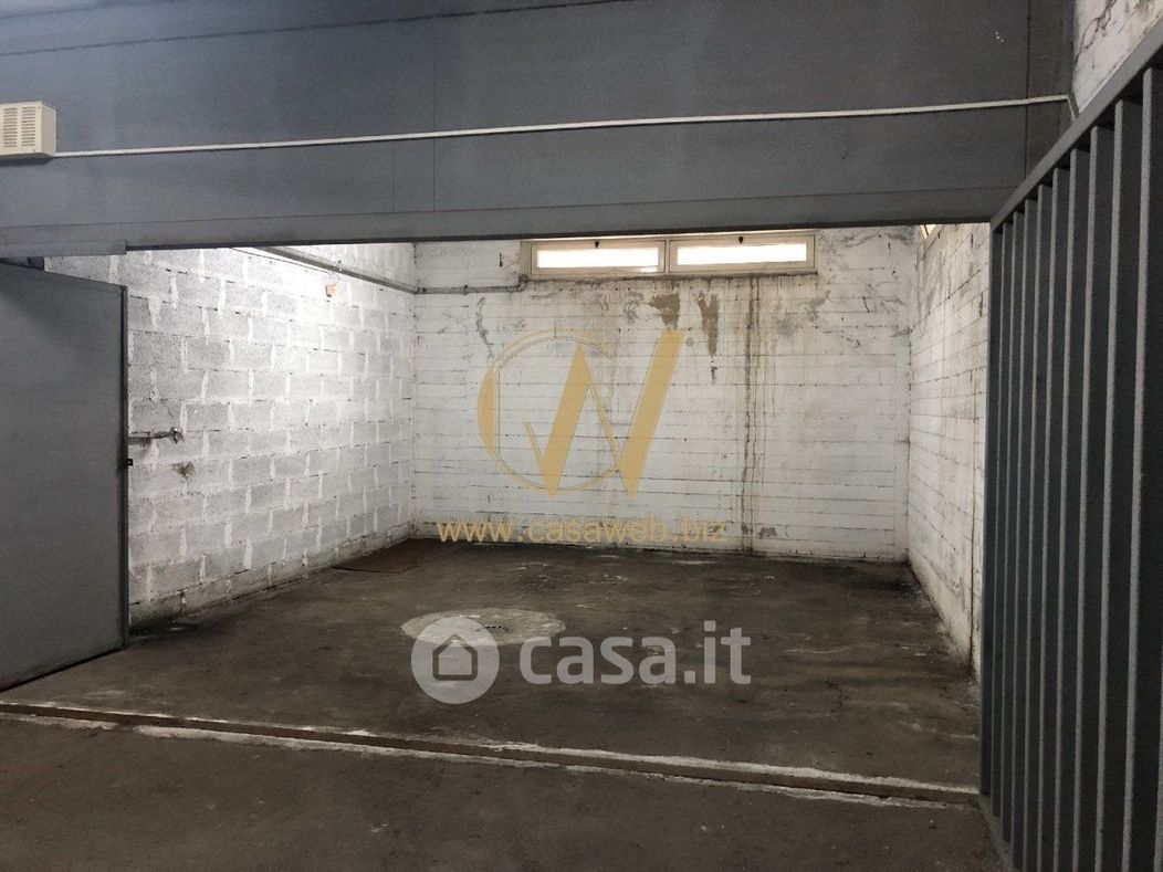 Garage/Posto auto in Affitto in Via Salvatore di Nardo 6 -12 a Caserta