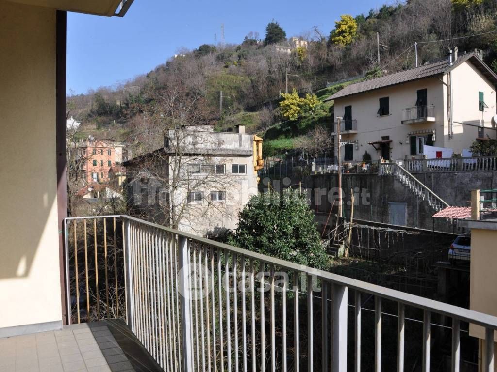 Appartamento in Vendita in Via Al Torrente Molinassi 14 a Genova