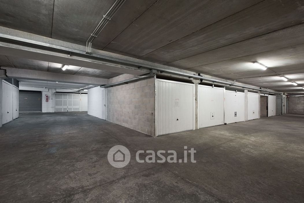 Garage/Posto auto in Vendita in Viale dei Colli Portuensi 547 a Roma