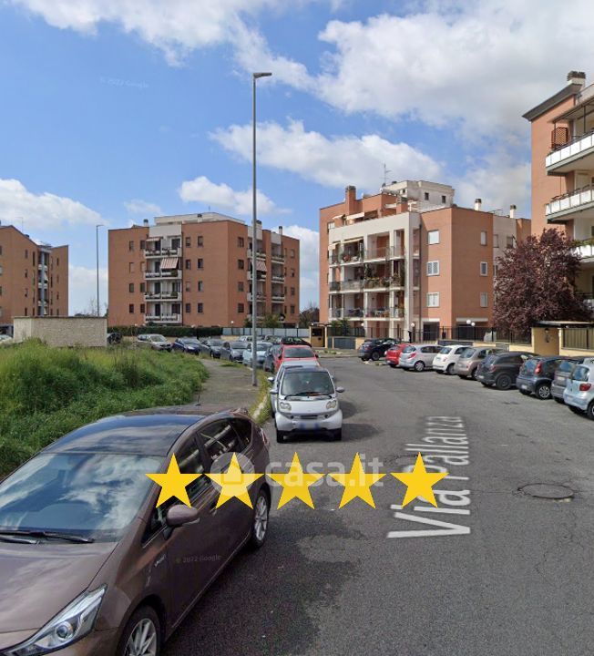 Appartamento in Vendita in Via Pallanza a Roma