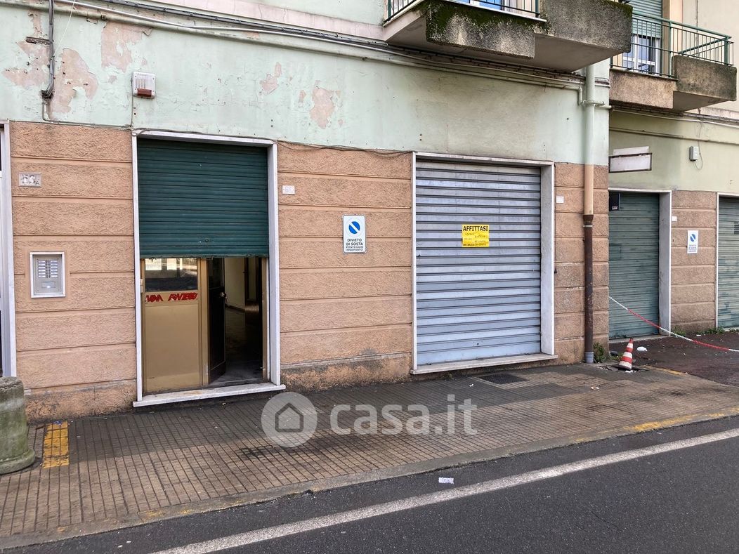 Negozio/Locale commerciale in Affitto in Via Sardorella a Genova