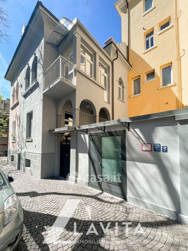 Casa indipendente in Vendita in Viale Venezia a Bolzano