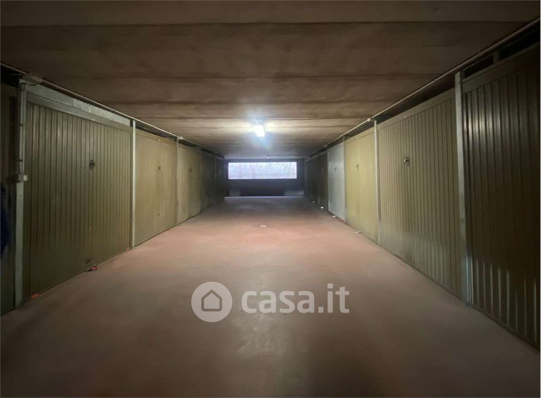 Garage/Posto auto in Vendita in Via Borzoli a Genova