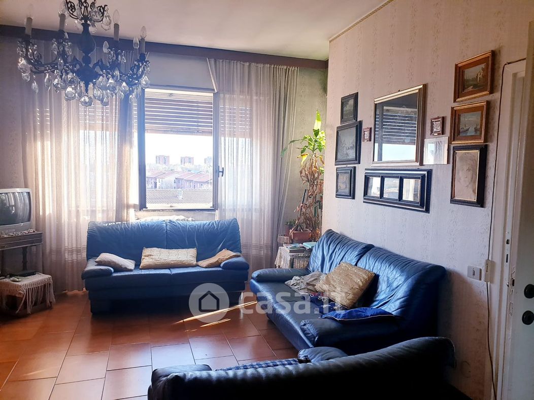 Appartamento in Vendita in Via Val Lagarina 85 a Milano