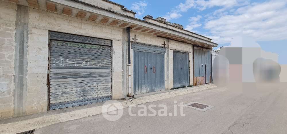 Garage/Posto auto in Vendita in Via Volturno 47 a San Donaci