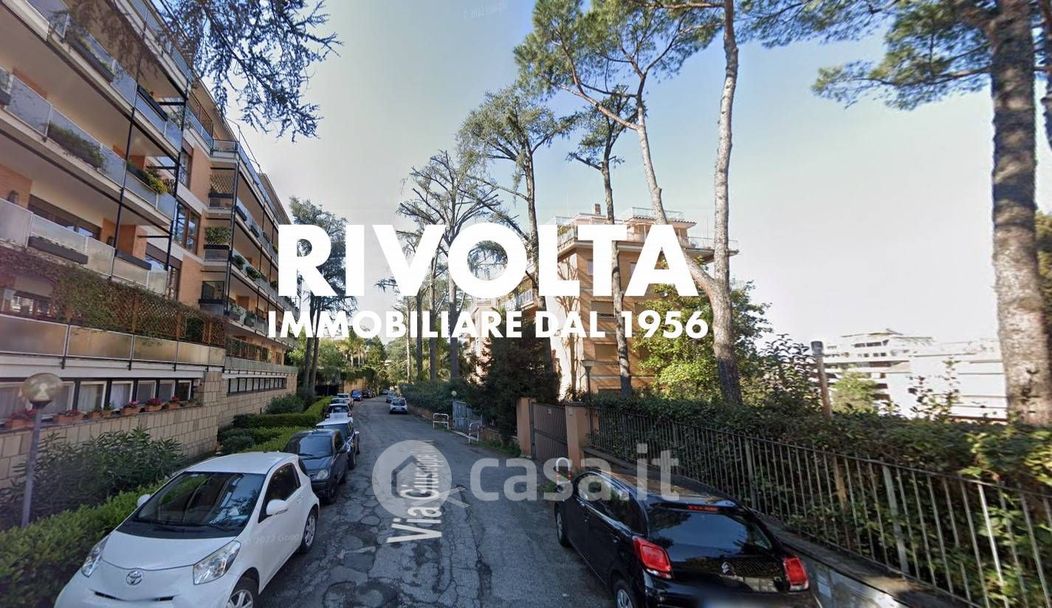 Appartamento in Vendita in Via Giuseppe Vaccari 29 a Roma