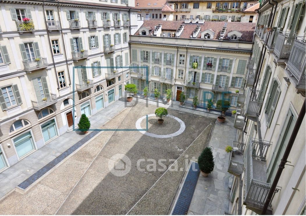 Appartamento in Affitto in Via della Rocca 21 a Torino