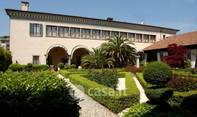 Villa in Vendita in Via Fabio Filzi a Brescia