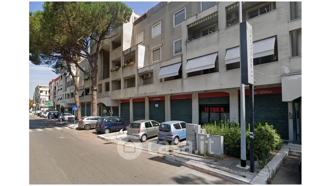 Negozio/Locale commerciale in Vendita in Via San Cesario 126 a Lecce
